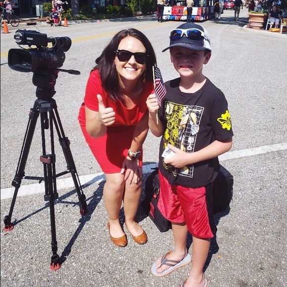 Meet your Posher, Emily - Picture 2 of 5